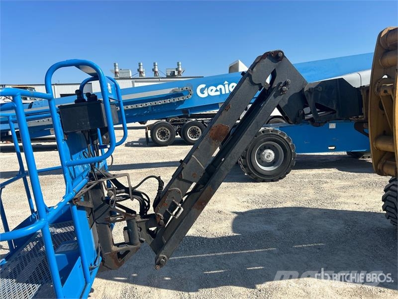 Genie Z-45 IC 4WD Diesel Articulating Boom Lift Kuukulkijat