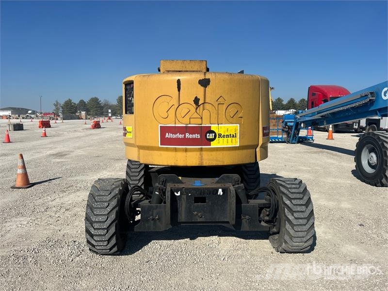 Genie Z-45 IC 4WD Diesel Articulating Boom Lift Kuukulkijat
