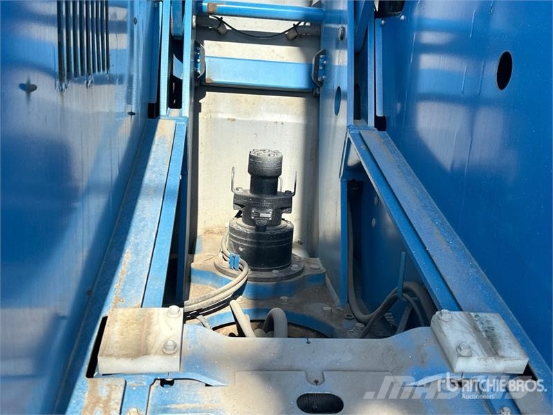 Genie Z-62/40J 4WD Diesel Articulating Boom Lift Articulated boom lifts