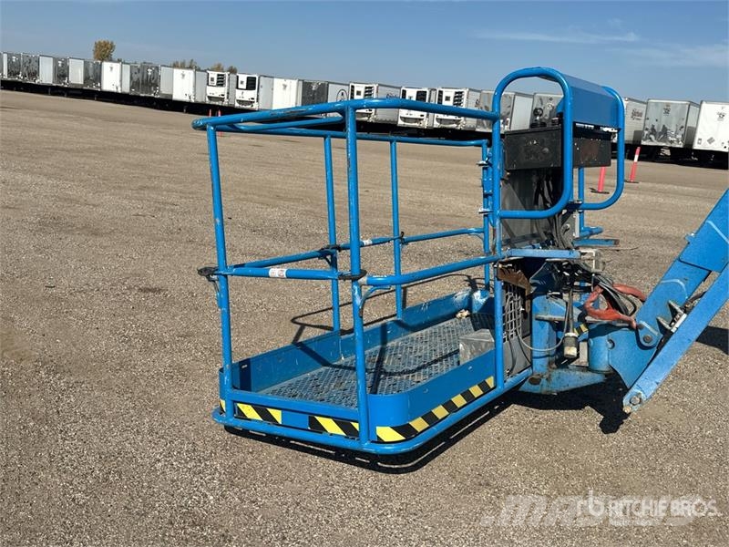 Genie Z-62/40J 4WD Diesel Articulating Boom Lift Articulated boom lifts