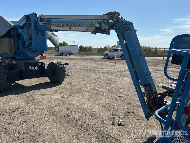 Genie Z-62/40J 4WD Diesel Articulating Boom Lift Articulated boom lifts