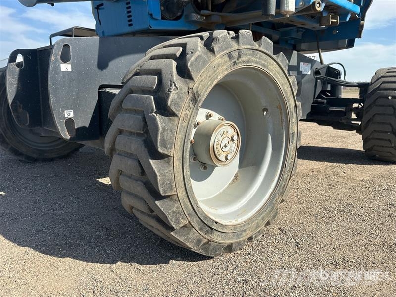 Genie Z-62/40J 4WD Diesel Articulating Boom Lift Articulated boom lifts