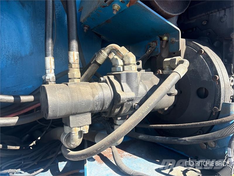 Genie Z-80/60 4WD Diesel Articulating Boom Lift Articulated boom lifts
