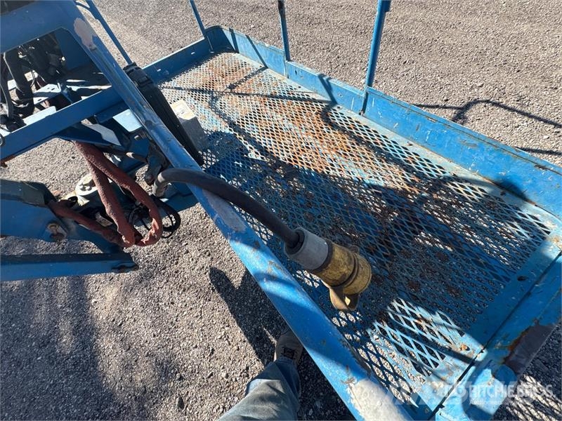 Genie Z-80/60 4WD Diesel Articulating Boom Lift Articulated boom lifts