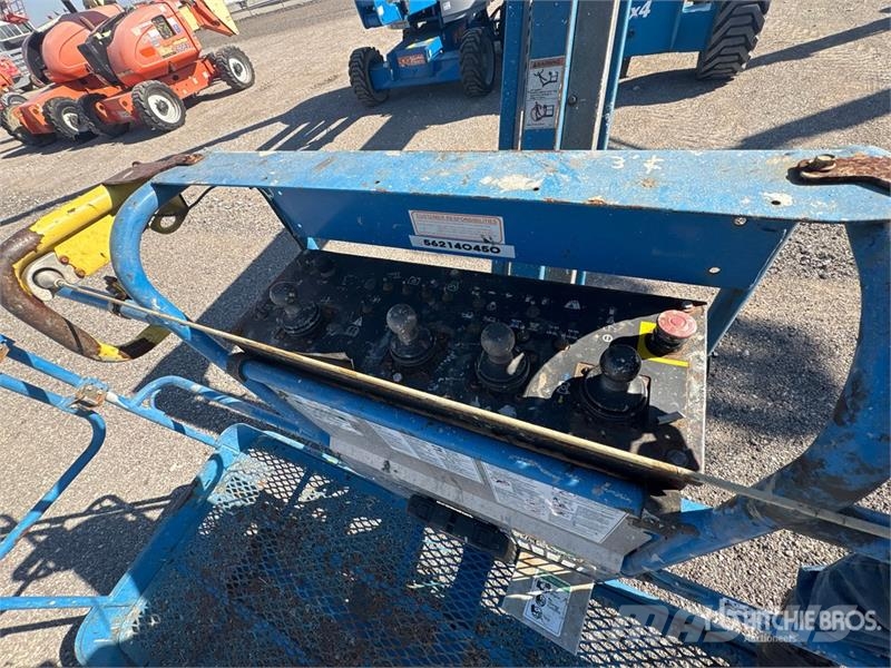 Genie Z-80/60 4WD Diesel Articulating Boom Lift Articulated boom lifts