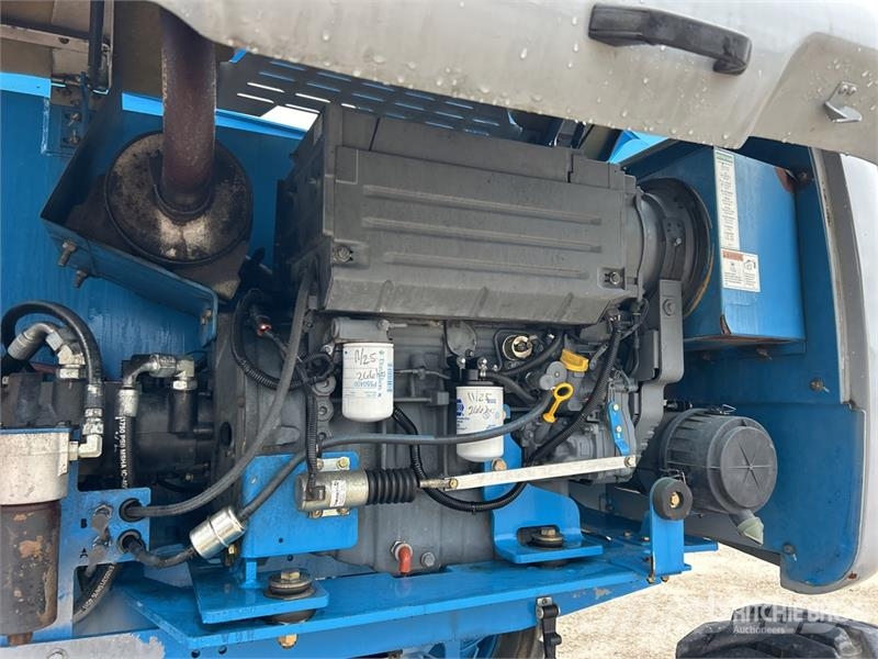Genie Z135 4WD Diesel Articulating Boom Lift Zglobne dvižne ploščadi