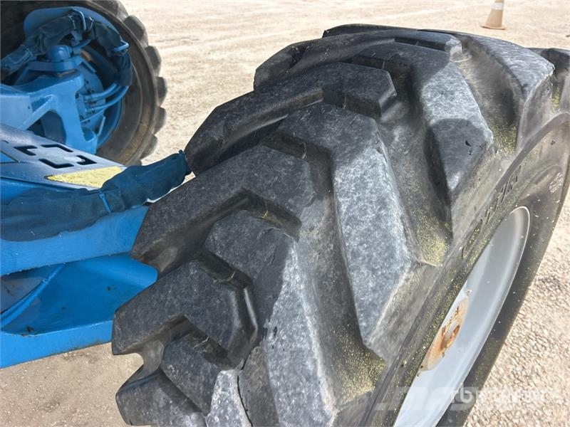 Genie Z135 4WD Diesel Articulating Boom Lift Zglobne dvižne ploščadi