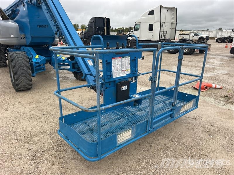 Genie Z135 4WD Diesel Articulating Boom Lift Zglobne dvižne ploščadi