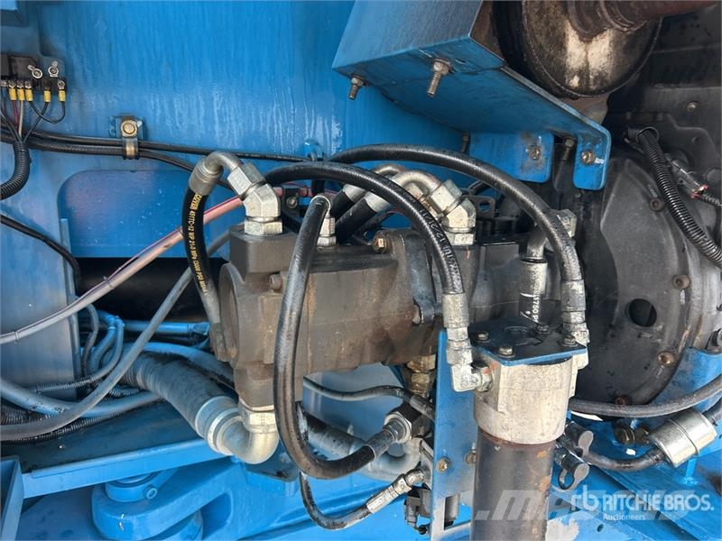 Genie Z135 4WD Diesel Articulating Boom Lift Zglobne dvižne ploščadi