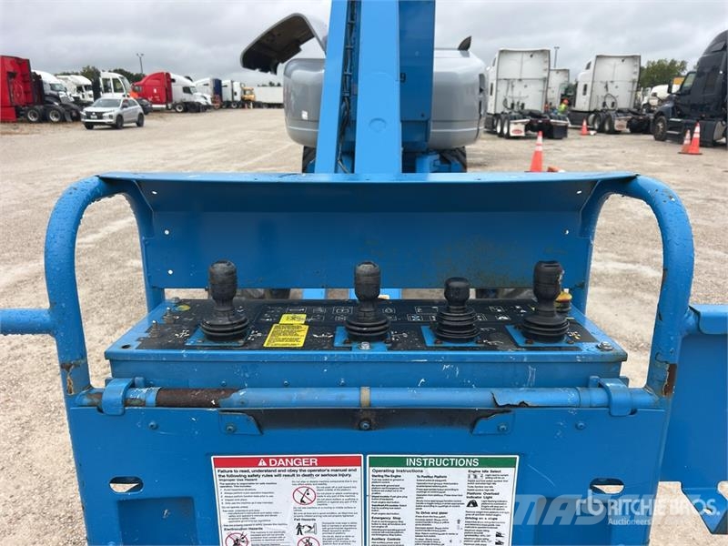 Genie Z135 4WD Diesel Articulating Boom Lift Zglobne dvižne ploščadi