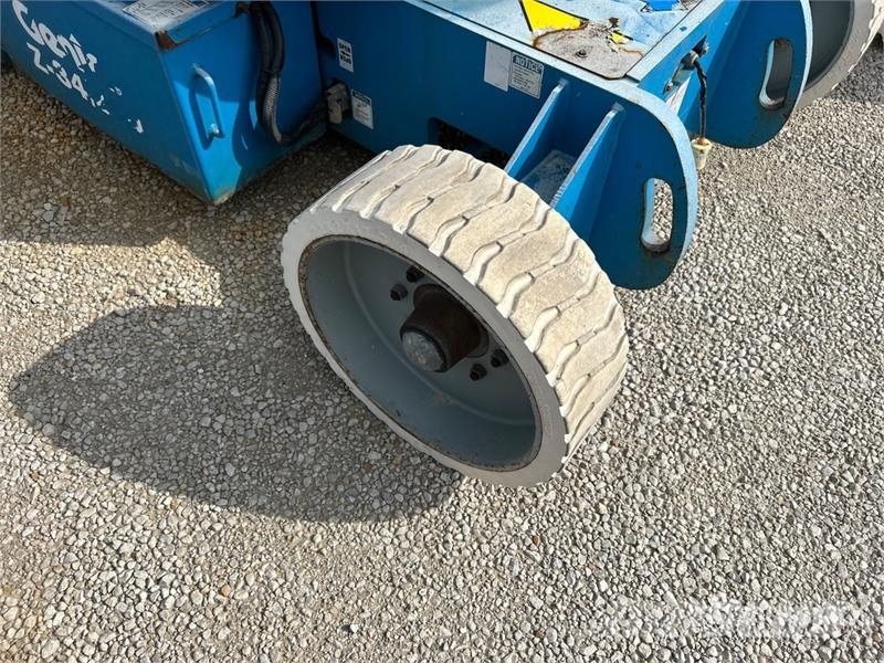 Genie Z34/22N 2WD Electric Articulating Boom Lift Zglobne dvižne ploščadi