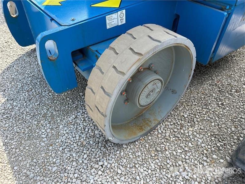 Genie Z40/23N RJ 2WD Electric Articulating Boom Lift Zglobne dvižne ploščadi