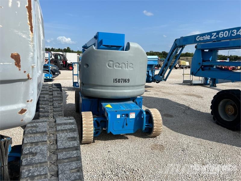 Genie Z40/23N RJ 2WD Electric Articulating Boom Lift Zglobne dvižne ploščadi