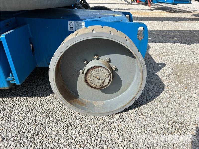 Genie Z40/23N RJ 2WD Electric Articulating Boom Lift Zglobne dvižne ploščadi