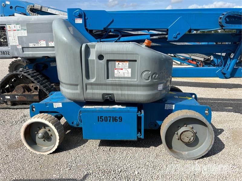 Genie Z40/23N RJ 2WD Electric Articulating Boom Lift Zglobne dvižne ploščadi