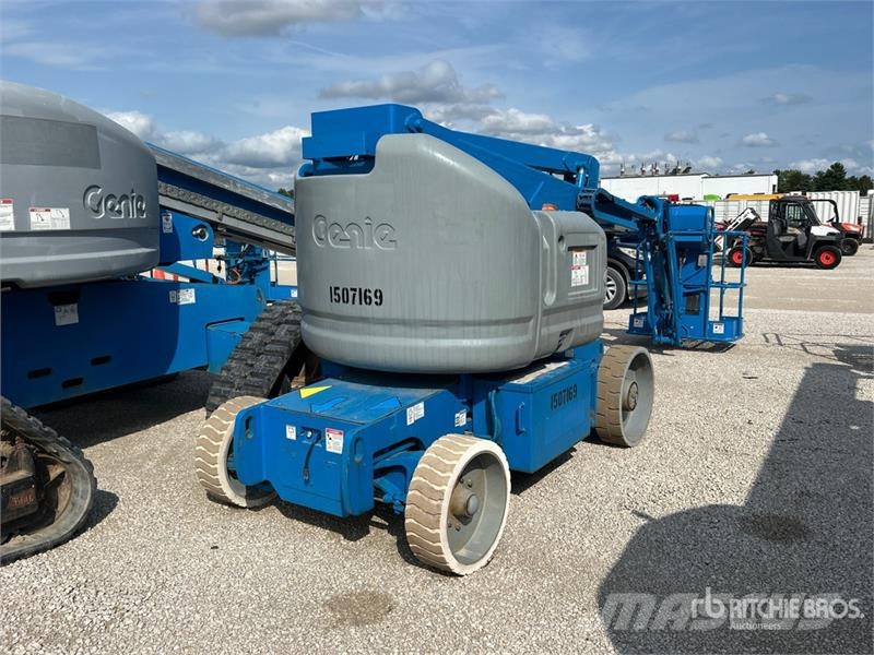Genie Z40/23N RJ 2WD Electric Articulating Boom Lift Zglobne dvižne ploščadi