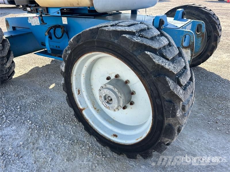 Genie Z45/25 4WD Dual Fuel Articulating Boom Lift Articulated boom lifts