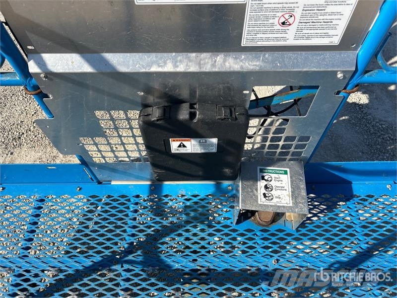 Genie Z45/25 4WD Dual Fuel Articulating Boom Lift Articulated boom lifts
