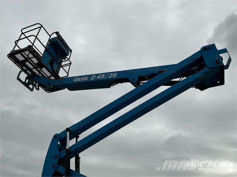 Genie Z45/25 Electric Articulating Boom Lift ブームリフト 屈伸型