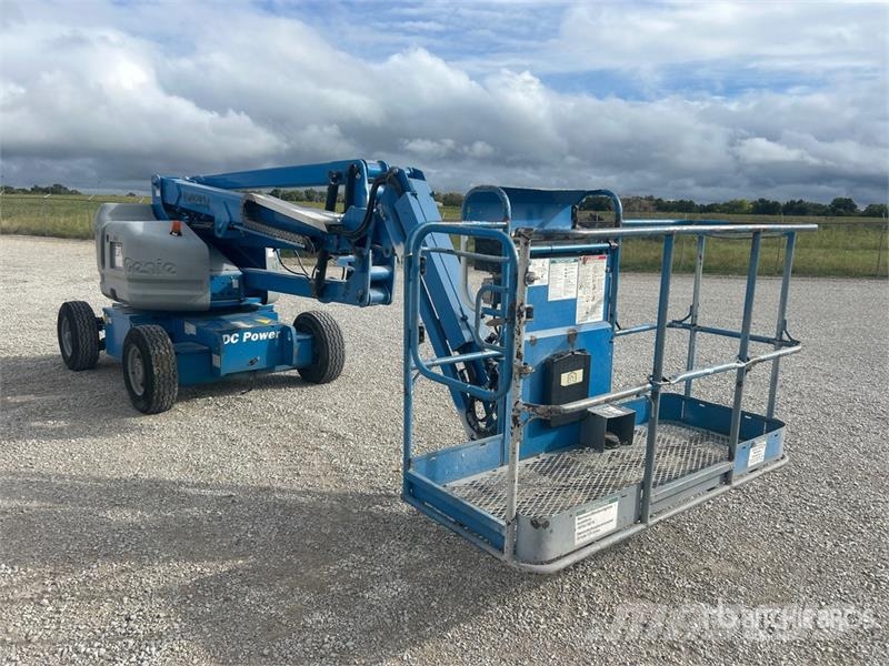 Genie Z4525J 2WD Electric Articulating Boom Lift 曲臂高空工作平台