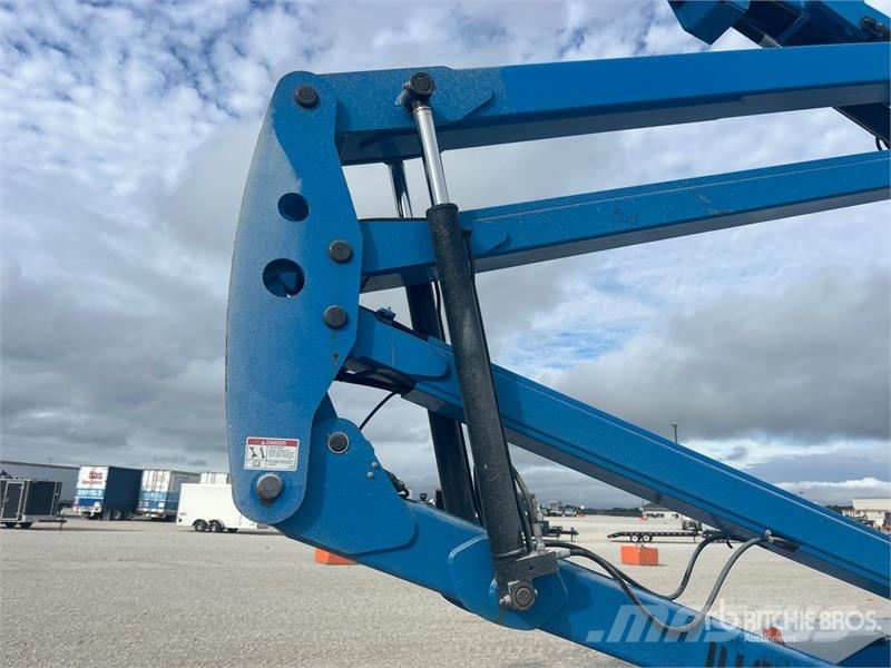 Genie Z4525J 2WD Electric Articulating Boom Lift 曲臂高空工作平台