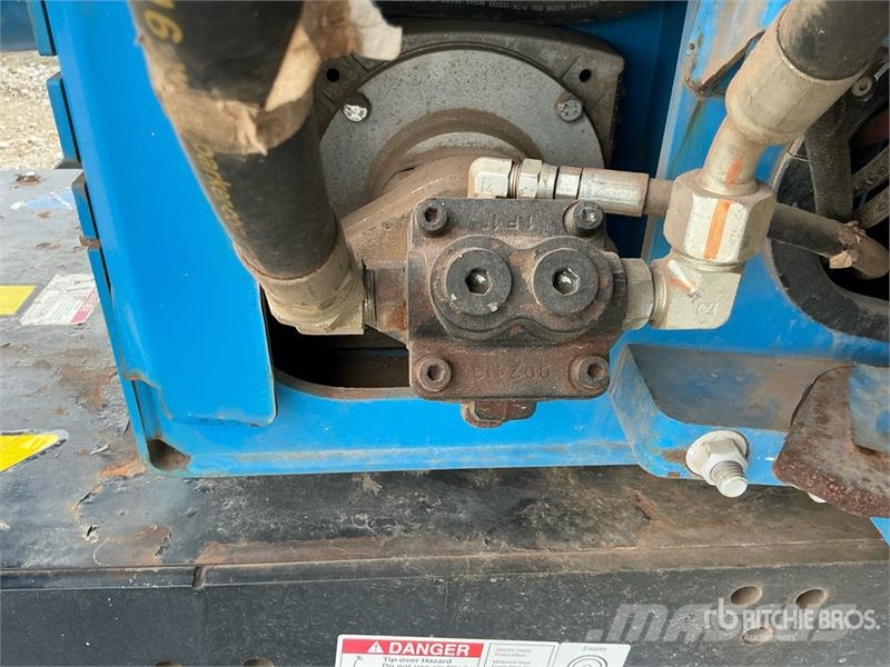 Genie Z62-40 4WD Dual Fuel Articulating Boom Lift 曲臂高空工作平台