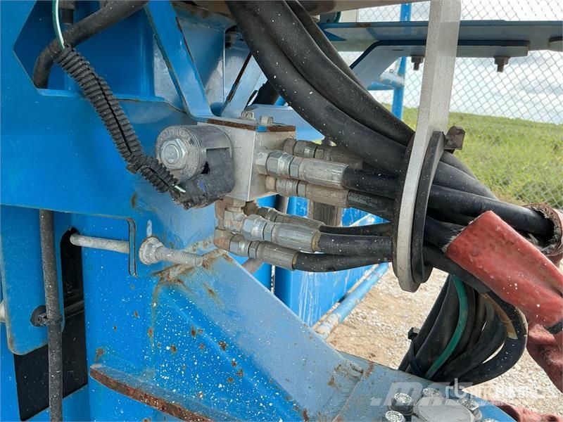 Genie Z62-40 4WD Dual Fuel Articulating Boom Lift 曲臂高空工作平台