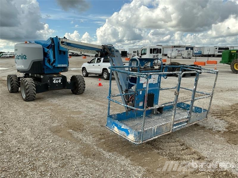 Genie Z62-40 4WD Dual Fuel Articulating Boom Lift 曲臂高空工作平台