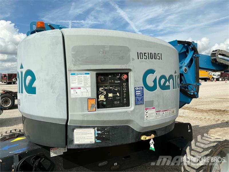 Genie Z62-40 4WD Dual Fuel Articulating Boom Lift 曲臂高空工作平台
