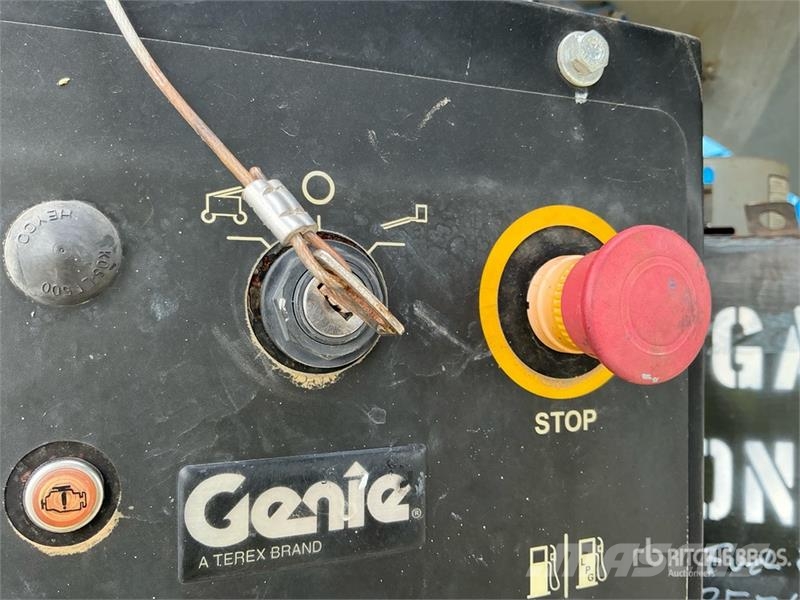 Genie Z62-40 4WD Dual Fuel Articulating Boom Lift 曲臂高空工作平台