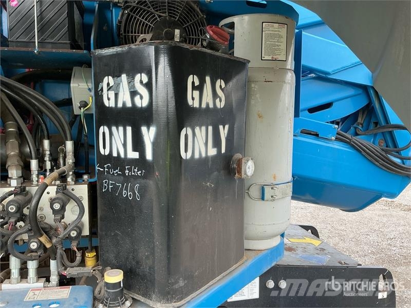 Genie Z62-40 4WD Dual Fuel Articulating Boom Lift 曲臂高空工作平台