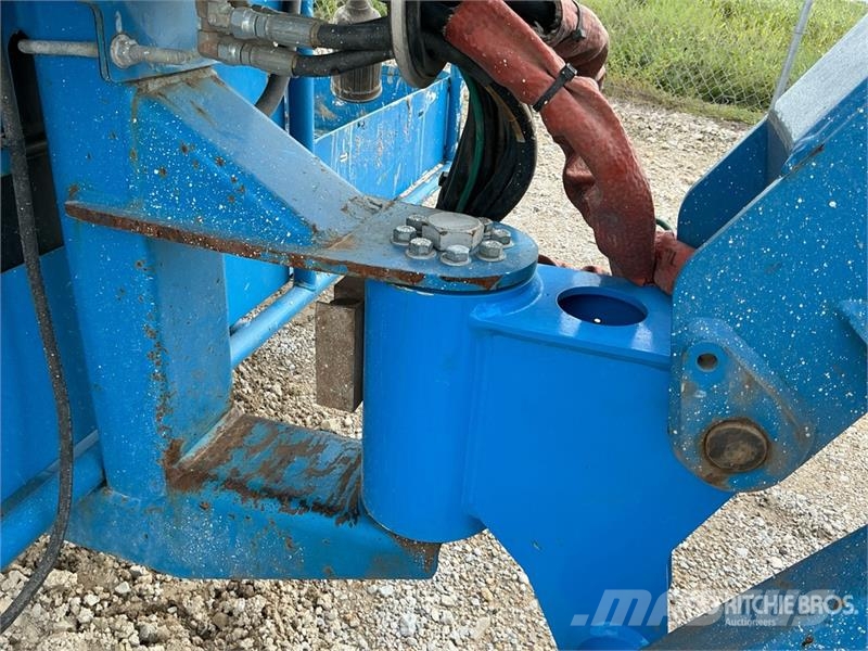 Genie Z62-40 4WD Dual Fuel Articulating Boom Lift 曲臂高空工作平台
