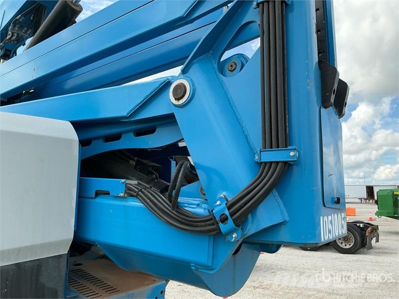 Genie Z62-40 4WD Dual Fuel Articulating Boom Lift 曲臂高空工作平台