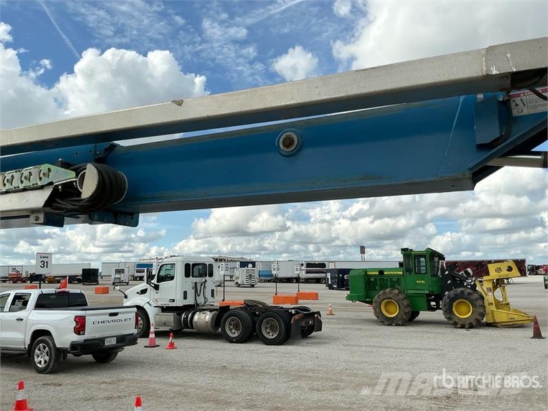 Genie Z62-40 4WD Dual Fuel Articulating Boom Lift 曲臂高空工作平台