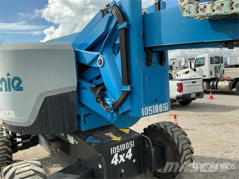 Genie Z62-40 4WD Dual Fuel Articulating Boom Lift 曲臂高空工作平台