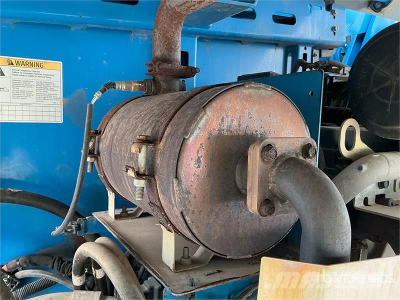 Genie Z62-40 4WD Dual Fuel Articulating Boom Lift 曲臂高空工作平台