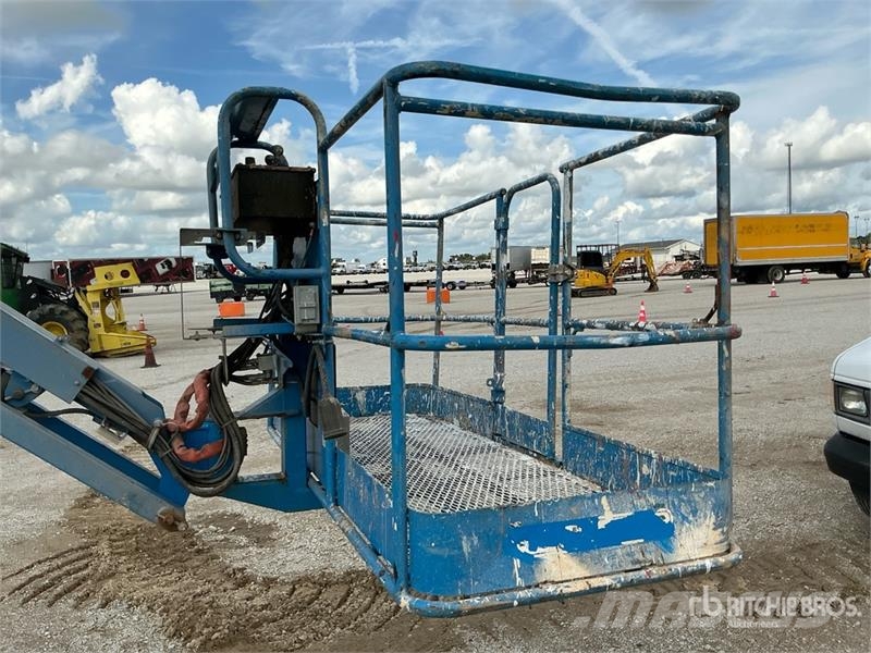 Genie Z62-40 4WD Dual Fuel Articulating Boom Lift 曲臂高空工作平台