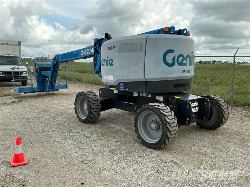 Genie Z62-40 4WD Dual Fuel Articulating Boom Lift 曲臂高空工作平台