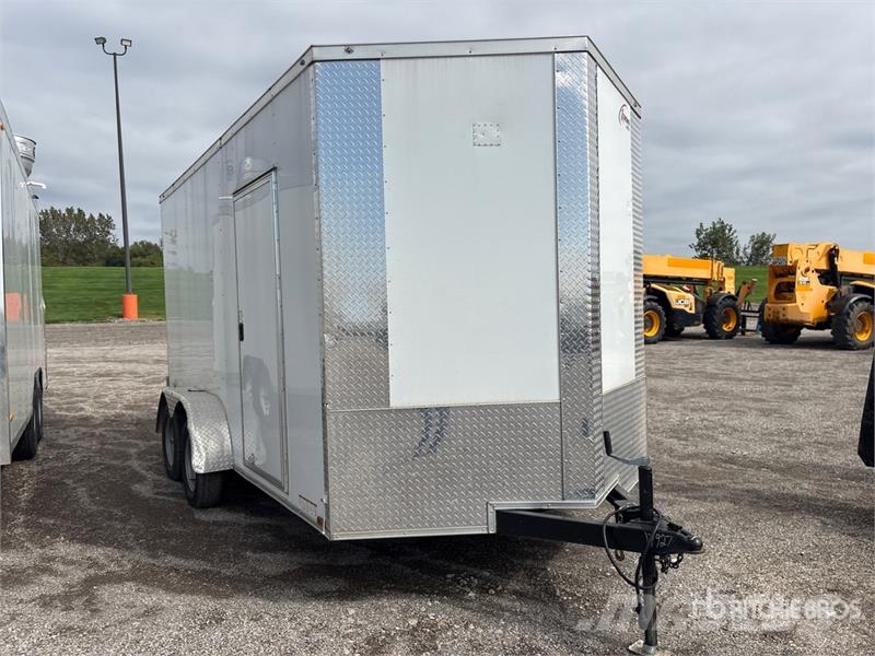 Giddy Up 14 ft T/A Enclosed Trailer Reboques baú