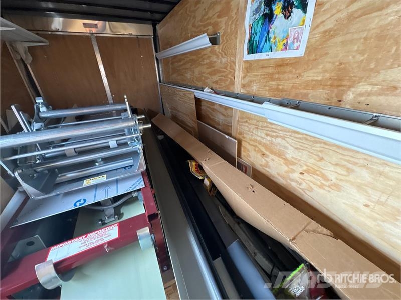 Giddy Up 14 ft T/A Enclosed Trailer Reboques baú