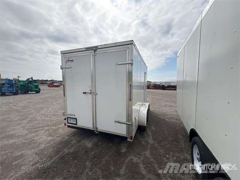 Giddy Up 14 ft T/A Enclosed Trailer Reboques baú
