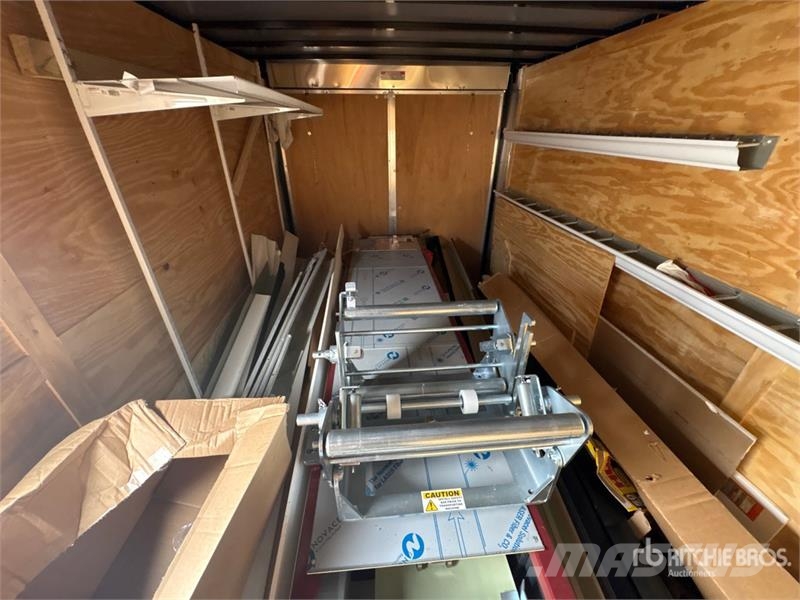 Giddy Up 14 ft T/A Enclosed Trailer Reboques baú