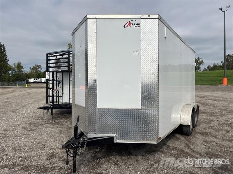 Giddy Up 14 ft T/A Enclosed Trailer Reboques baú