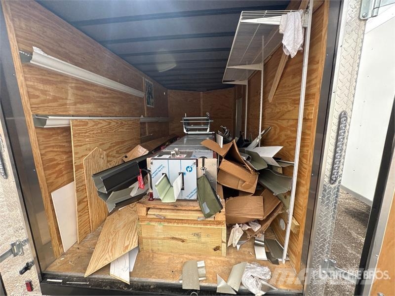 Giddy Up 14 ft T/A Enclosed Trailer Reboques baú