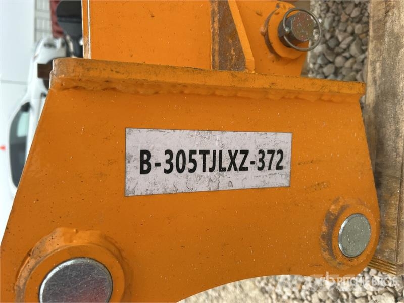 GIYI 16 in Excavator Auger - Fits Cat 305 (Unused) ドリル