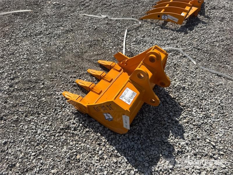 GIYI 24 in Digging Excavator Bucket - Fits Cat 303 Buckets
