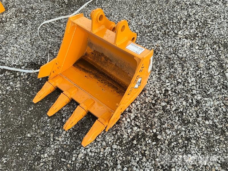  GIYI 24 in Excavator Bucket - Fits Cat 303 (Unused دلاء