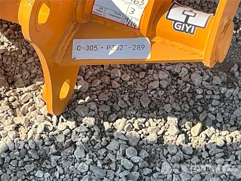 GIYI 32 in Excavator Rake (Unused) Rakes and tedders