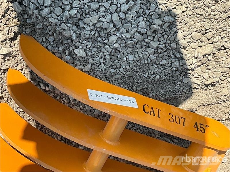  GIYI 45 in Excavator Rake (Unused) Vaalutid ja kaarutid