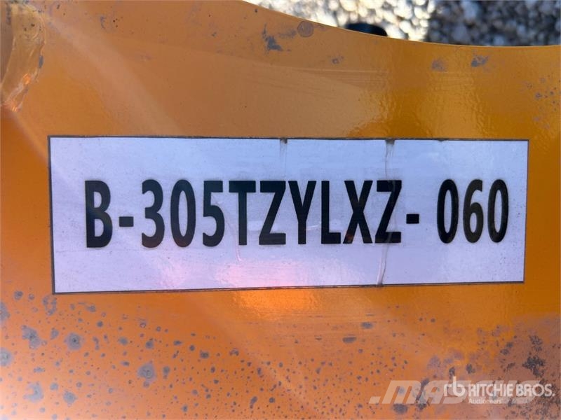  GIYI 60 in Excavator Auger - Fits Cat 305 (Unused) Tarière